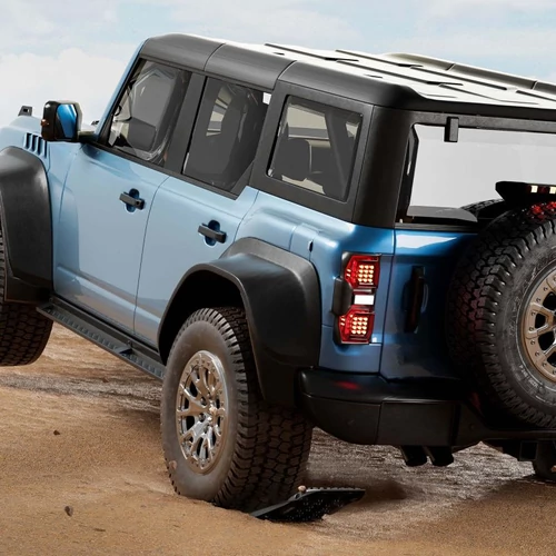 Kép 2/8 - Wiltec rámpa készlet (2 db, 7 t, 581 x 295 x 65 mm) terepjárókhoz és elakadt járművekhez.