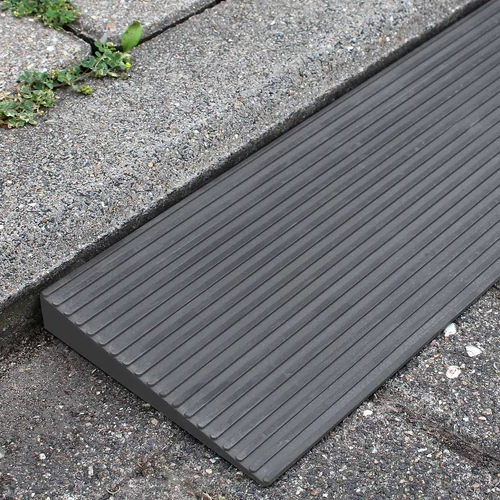 Kép 4/5 - Ajtóküszöb rámpa 10mm x 900mm szürke, gumi, egyenes