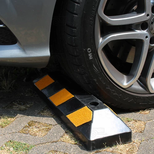 Kép 7/7 - 2 db kerékütköző reflektorokkal, 550 x 150 x 100 mm