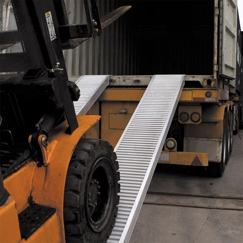 Kép 2/5 - Aluminium felhajtó rámpa 161 cm 2025 kg teherbírás