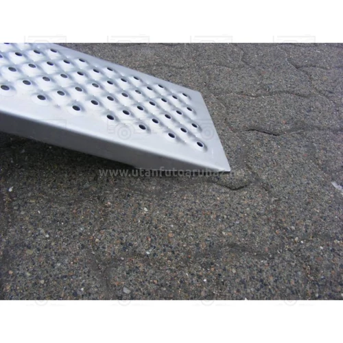 Kép 8/8 - 1 pár aluminium rámpa 150 cm 400 kg teherbírás