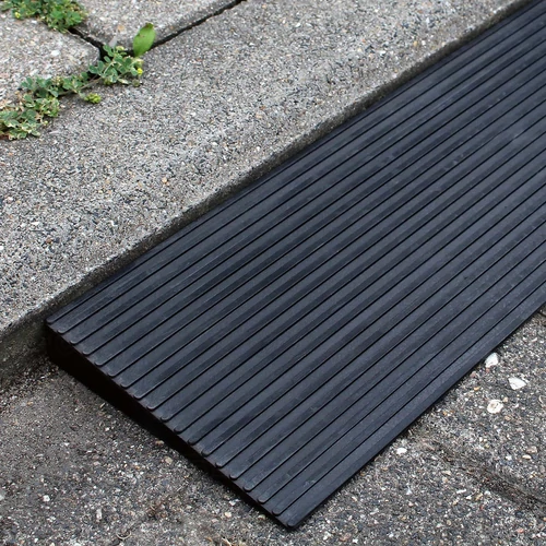 Kép 4/4 - Ajtó küszöb 24 mm x 1000 mm rámpa fekete gumi egyenes oldalakból