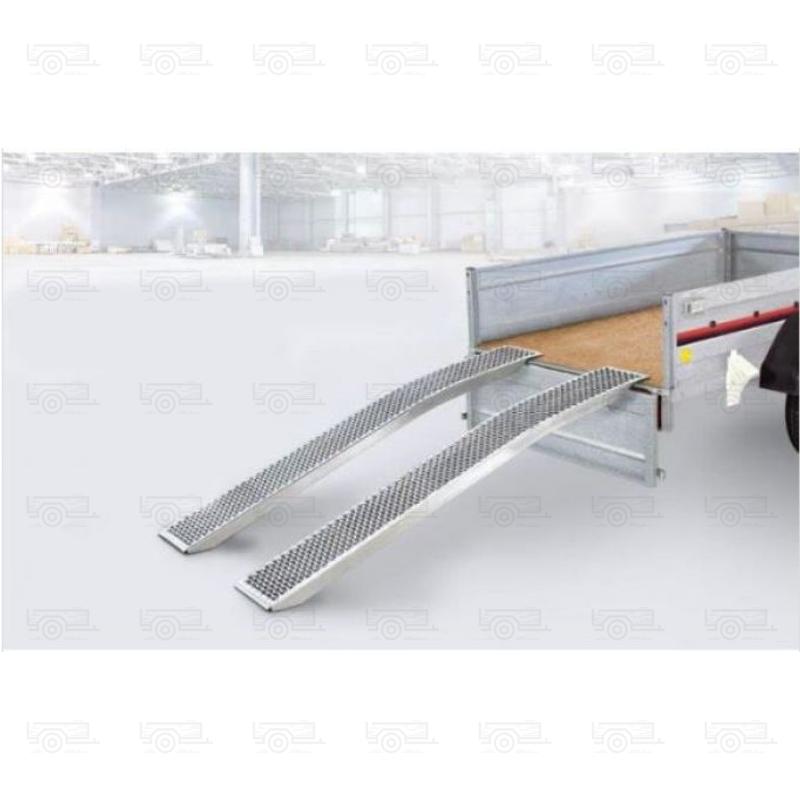 Kép 1/2 - Knott  aluminium rámpa, íves 150 cm 400 kg teherbírás